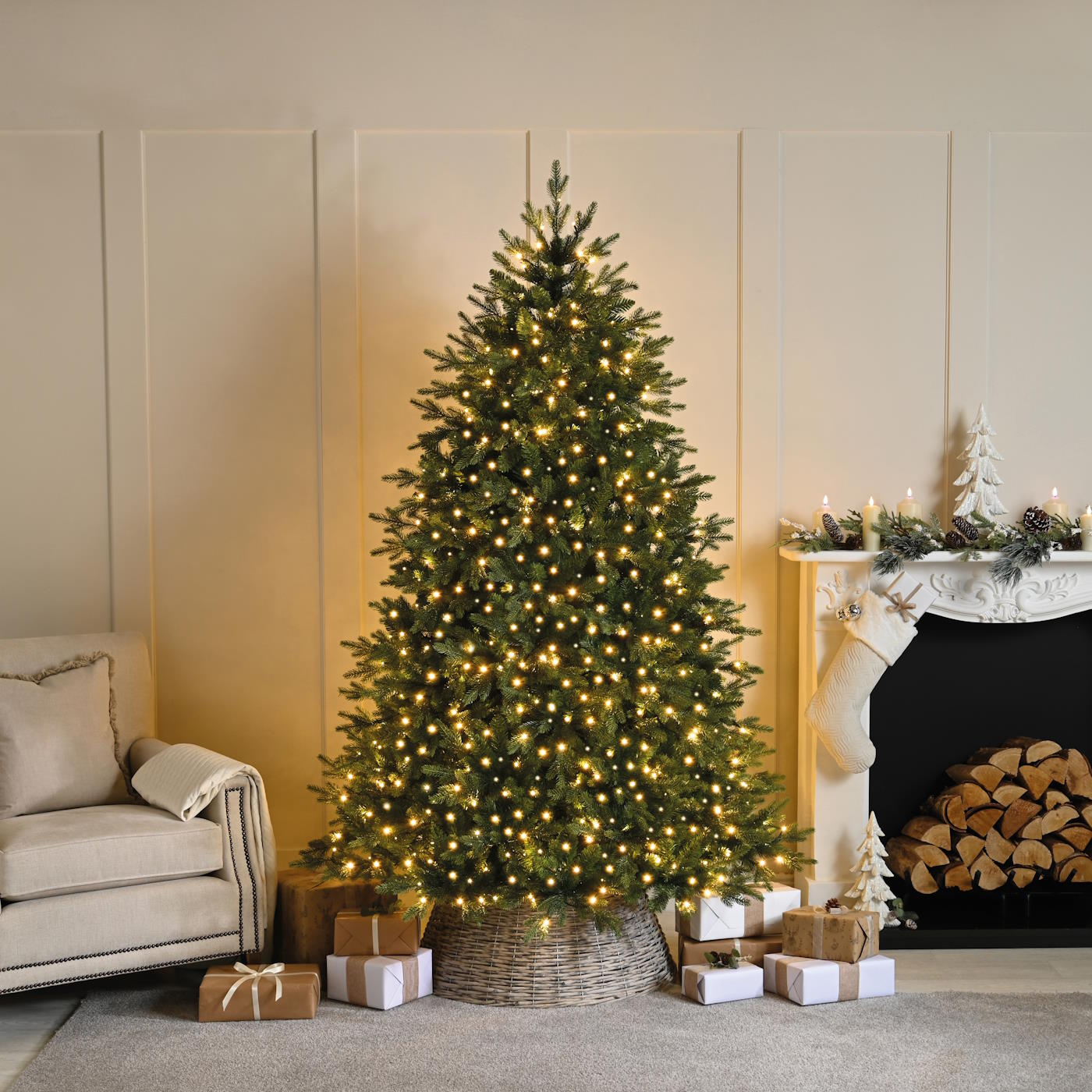 1500 Compact Christmas Warm White LED Lights with Green Cable